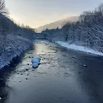 Spokojny Zakatek 乌斯特龙